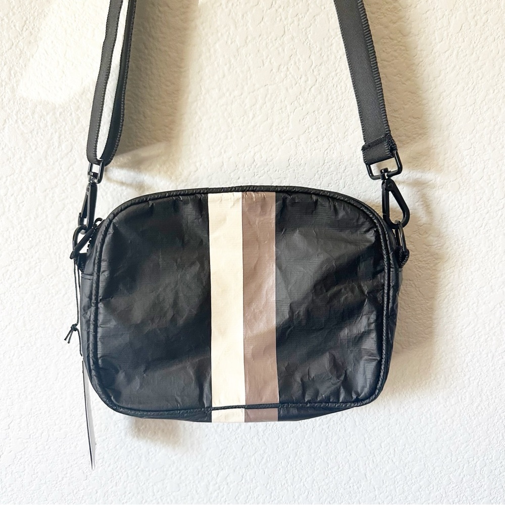ALOHA Collection Black and Cream Crossbody Bag